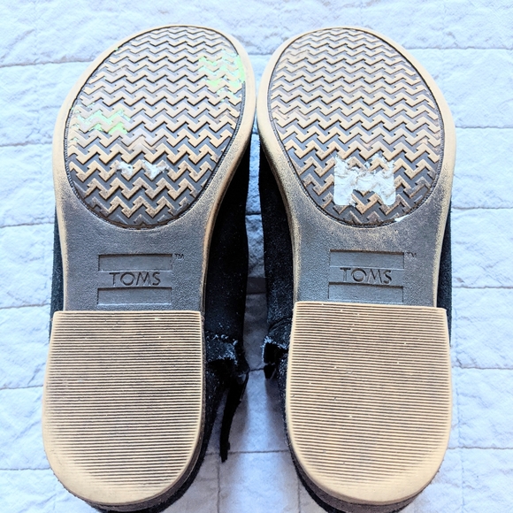 Tom's Black/Gray Suede Boots - Picture 4 of 4